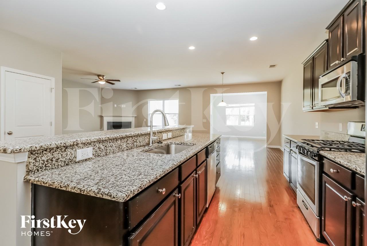 602 Bridgewater Ct - Photo 7 of 15