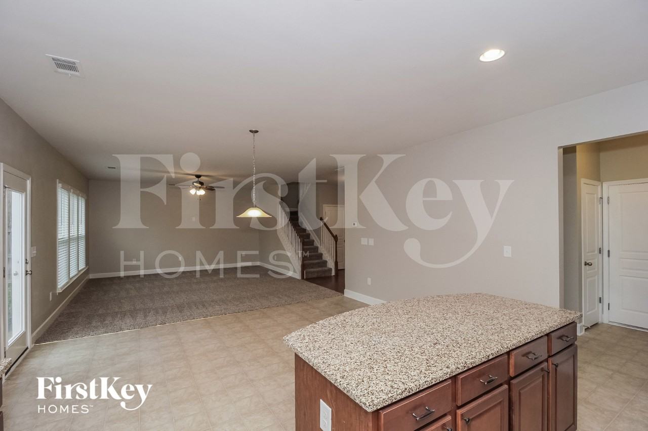355 Ridgewood Trl - Photo 4 of 15