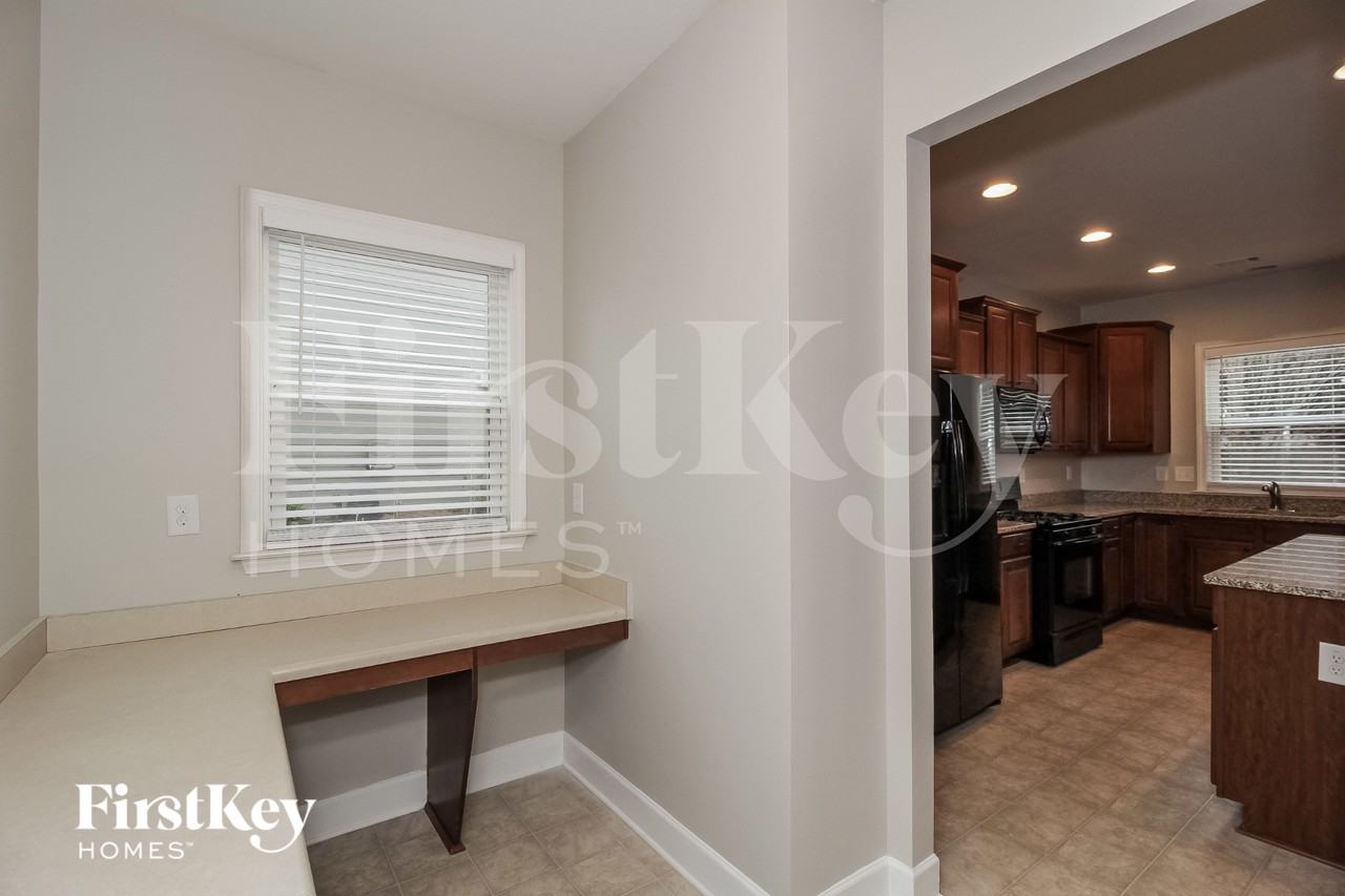 355 Ridgewood Trl - Photo 5 of 15