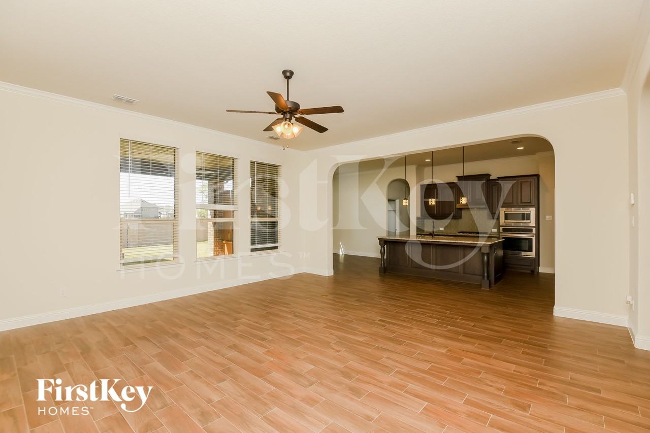 15229 Holly Bay Ct - Photo 2 of 16