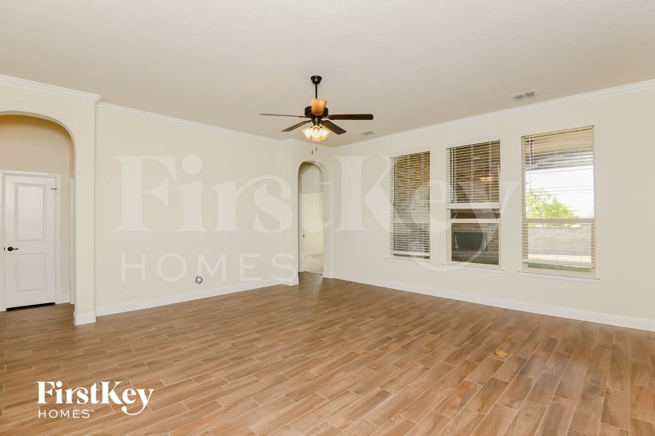 15229 Holly Bay Ct - Photo 3 of 16