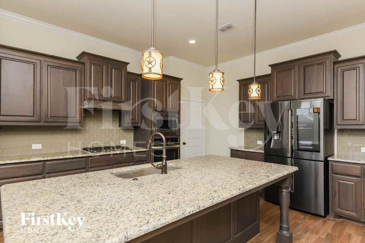 15229 Holly Bay Ct - Photo 5 of 16