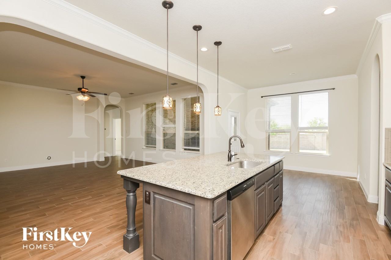 15229 Holly Bay Ct - Photo 7 of 16