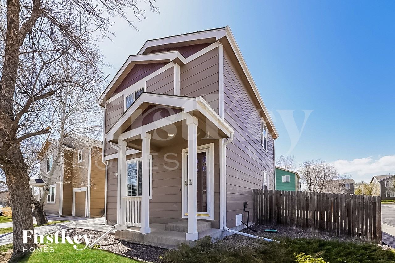 10123 Elm Ct - Photo 2 of 15