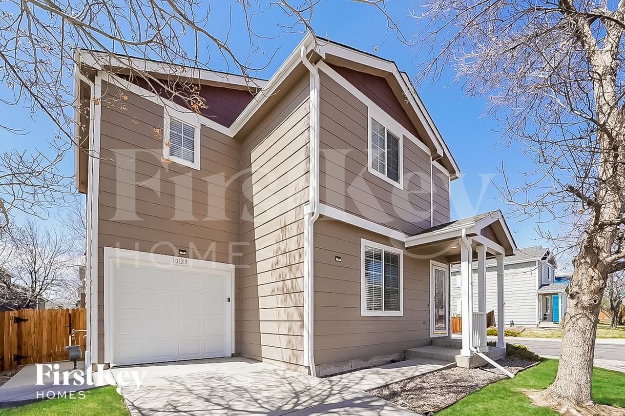 10123 Elm Ct - Photo 3 of 15