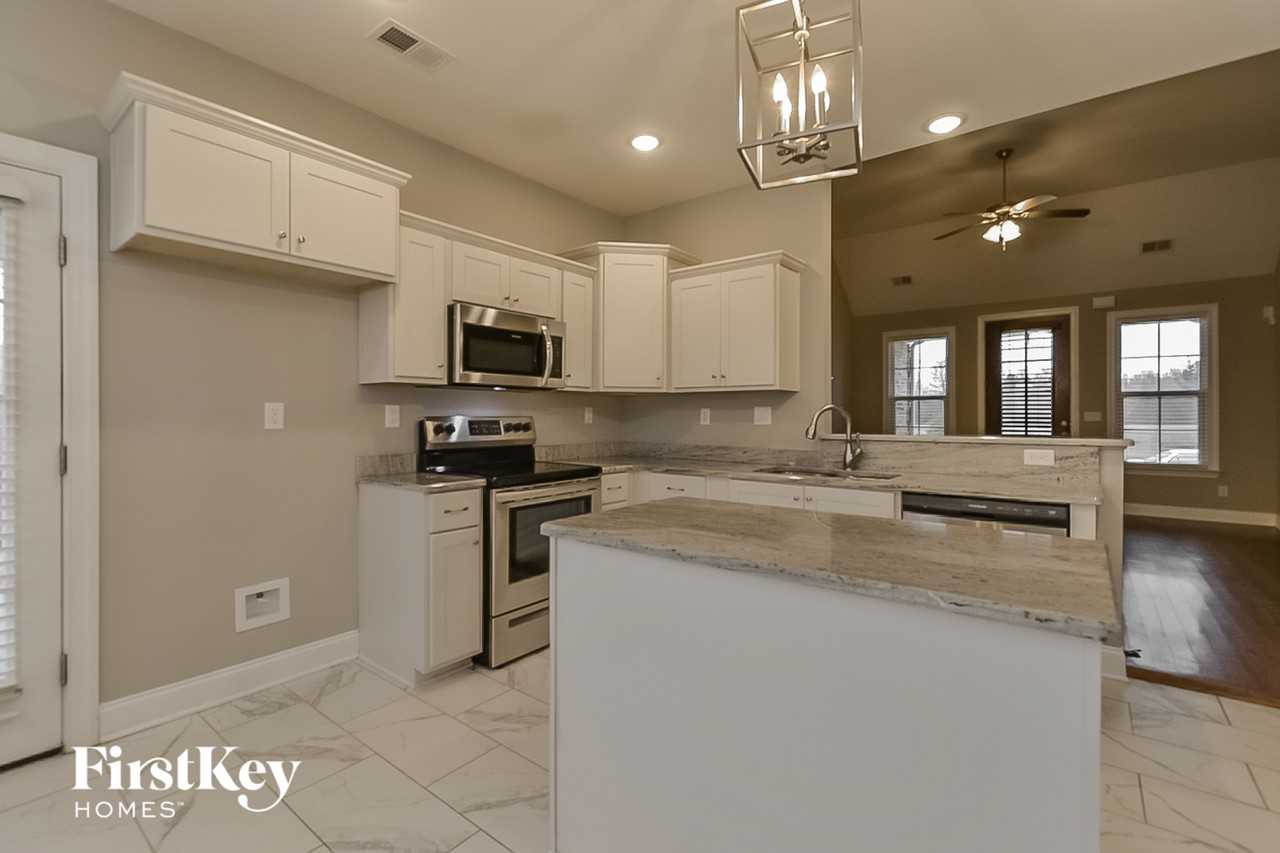 4902 Margarette Cir E - Photo 5 of 15