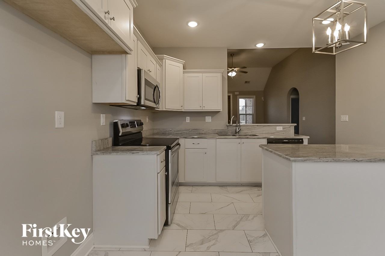 4902 Margarette Cir E - Photo 6 of 15