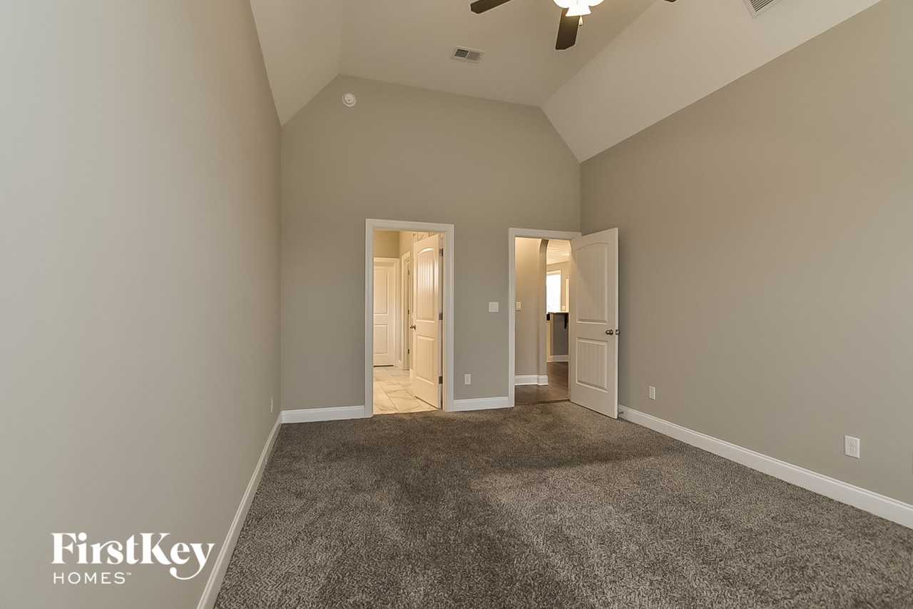 4902 Margarette Cir E - Photo 7 of 15
