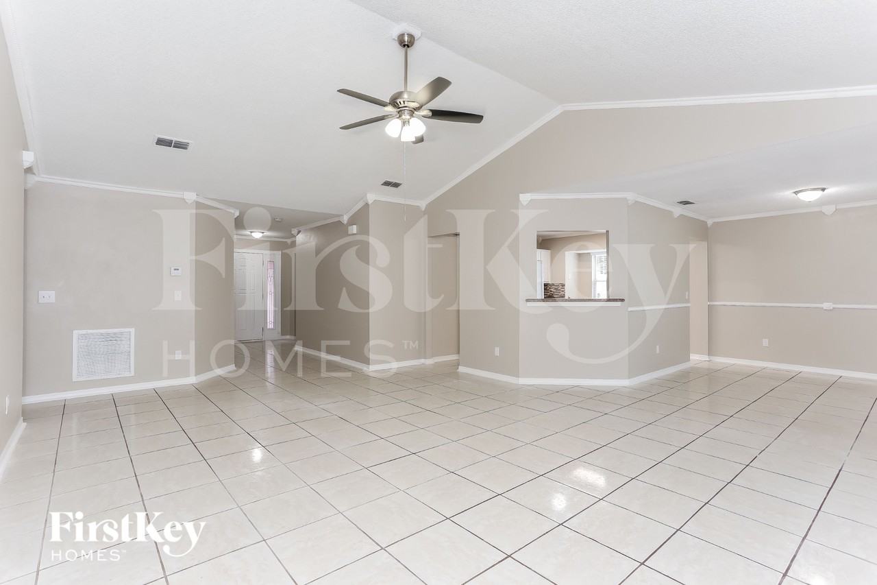 2343 Mindanao Dr - Photo 3 of 16