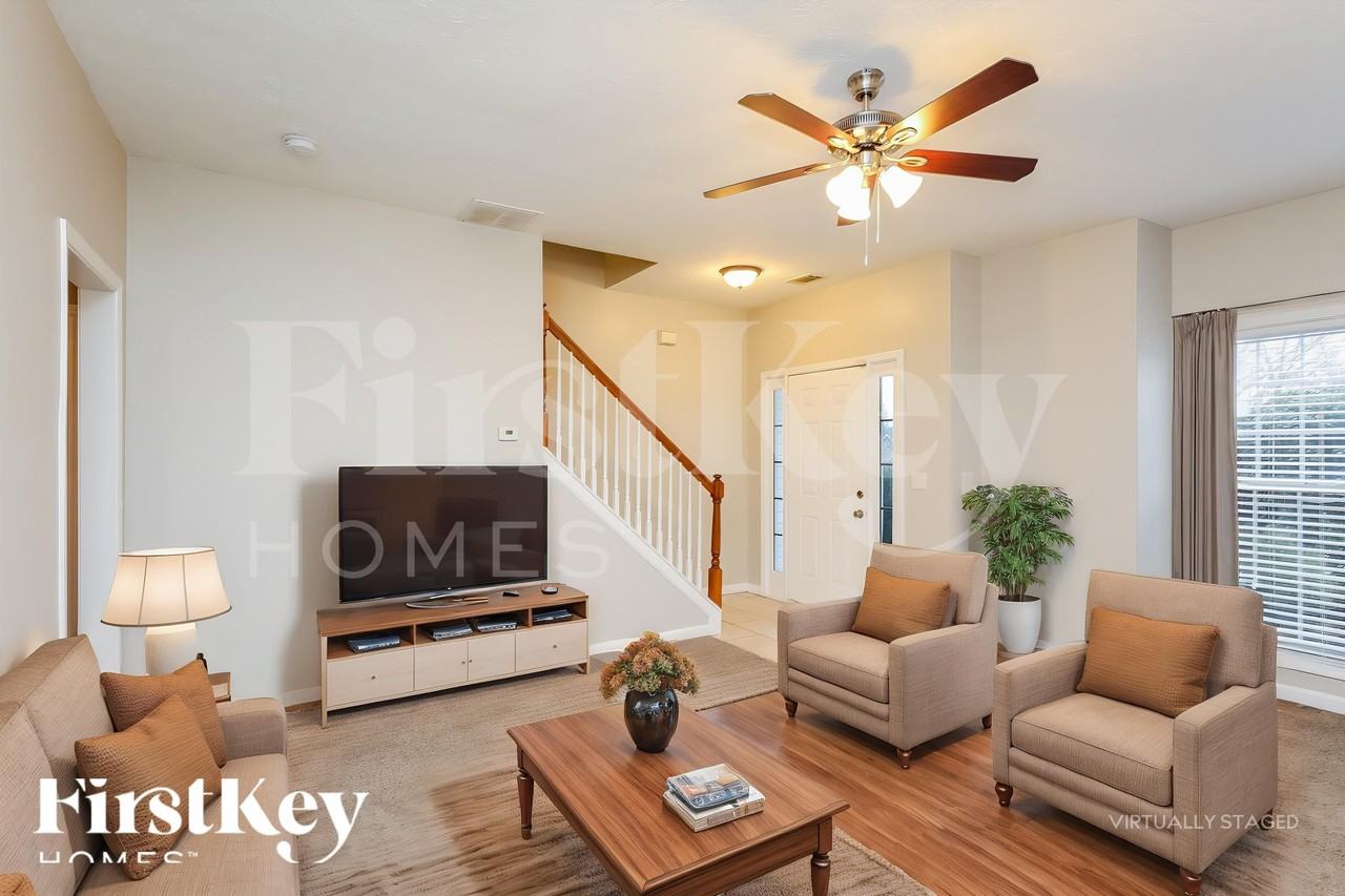 6217 Turnberry Ln - Photo 3 of 18