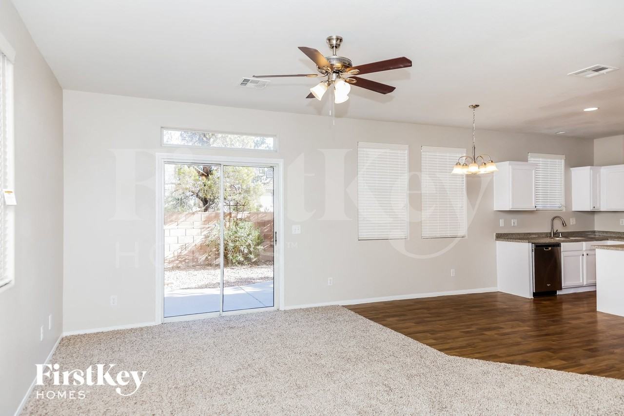 10772 Manchester Park Dr - Photo 6 of 15