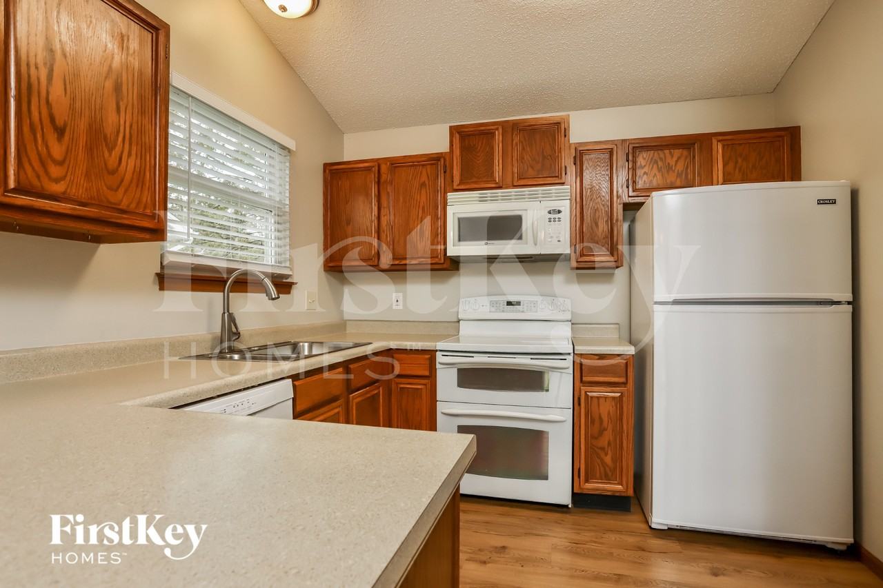 515 Misty Moss Ln - Photo 5 of 16