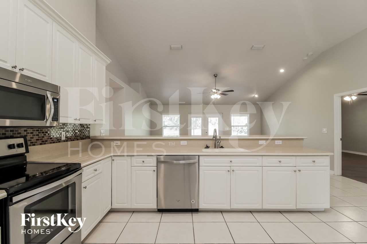 660 Wild Flower St - Photo 7 of 16