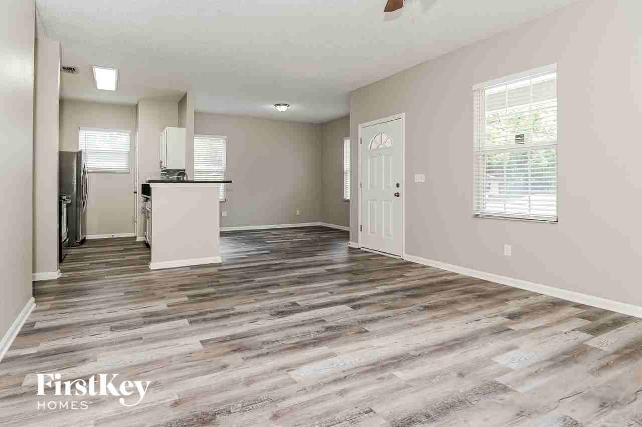 3207 Rosselle St - Photo 5 of 15