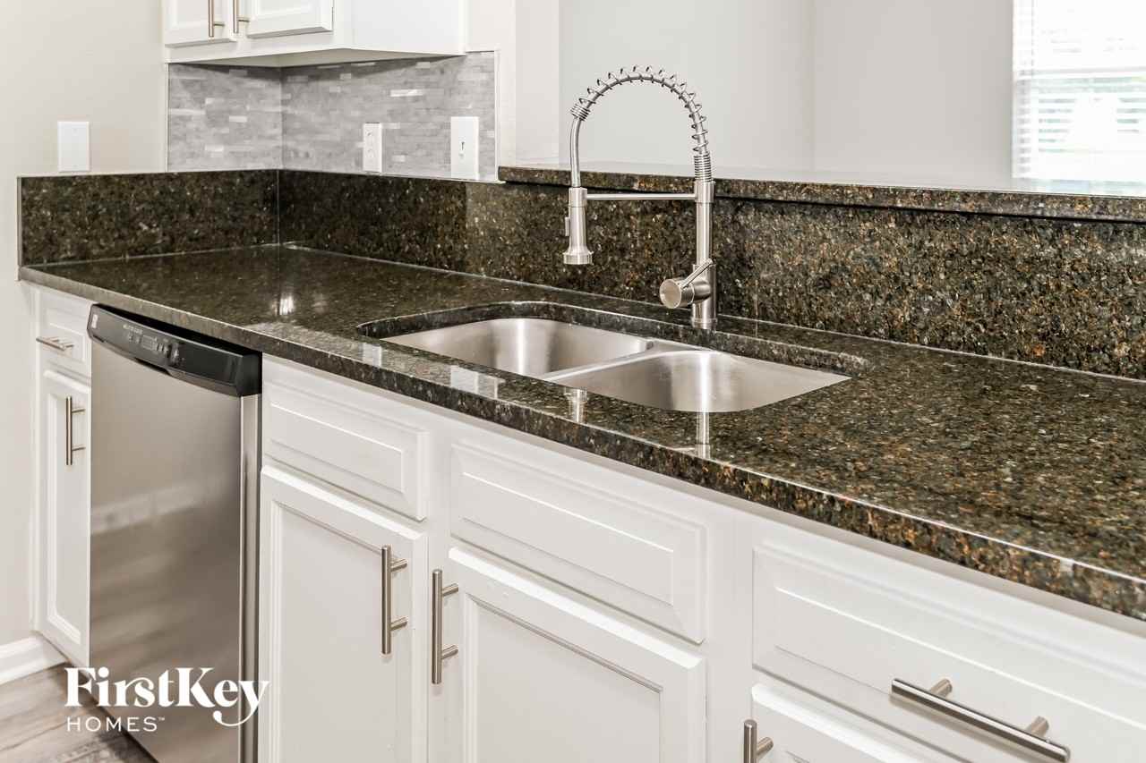 3207 Rosselle St - Photo 6 of 15