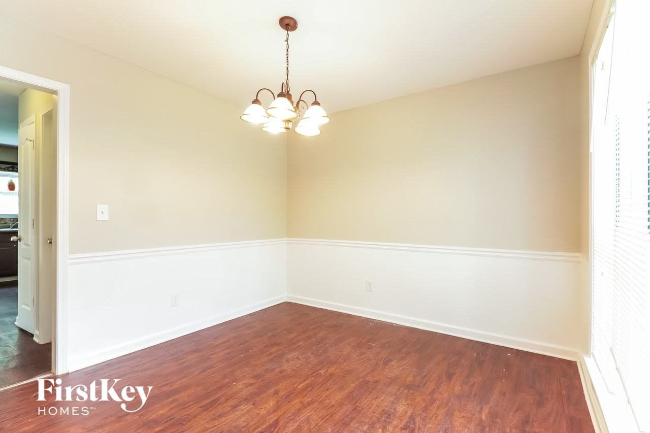 230 Saint Charles Ave - Photo 4 of 15