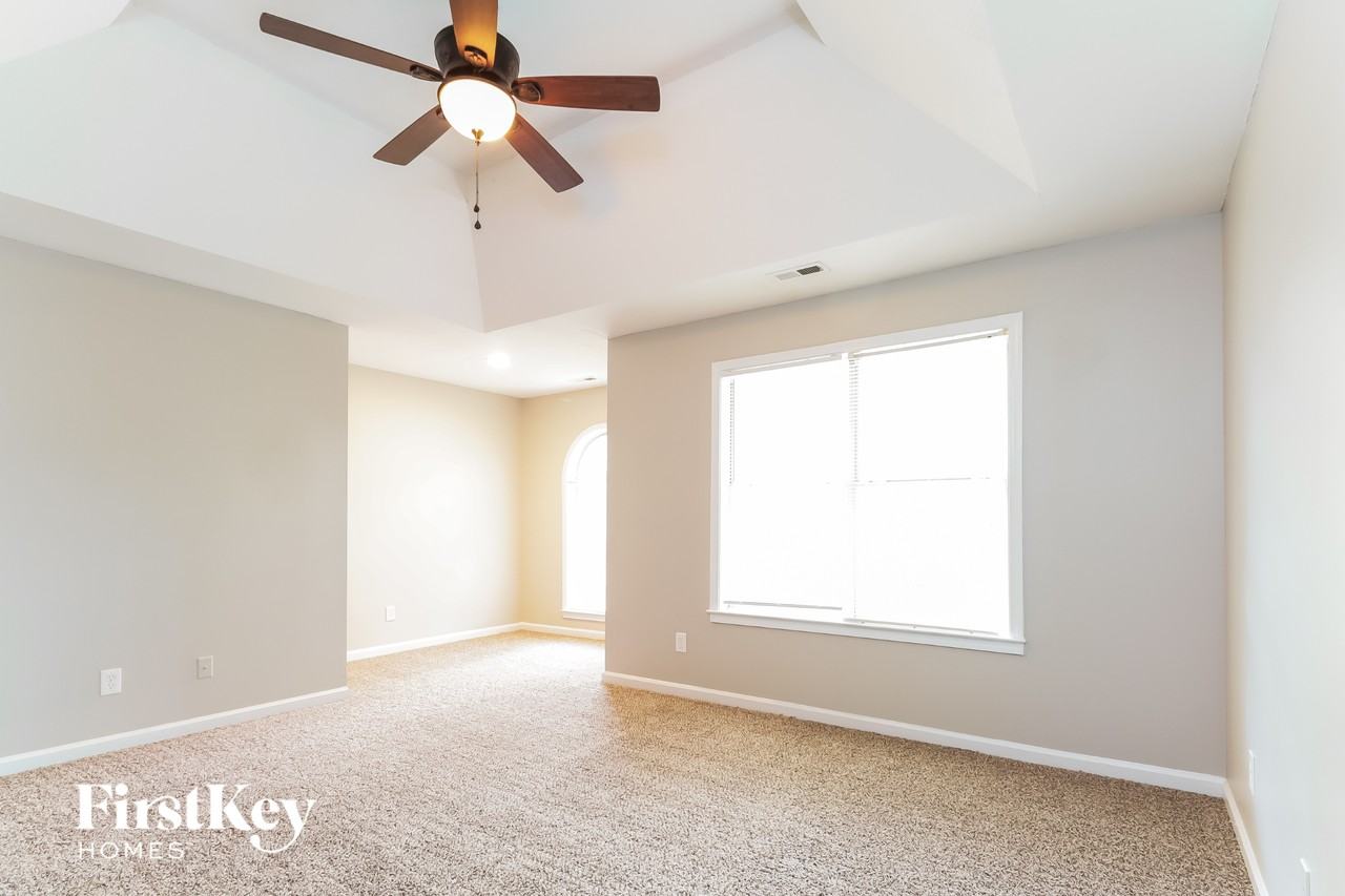230 Saint Charles Ave - Photo 7 of 15