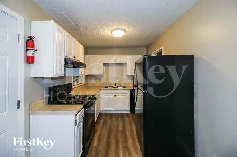 1836 Evans Dr Sw - Photo 6 of 16