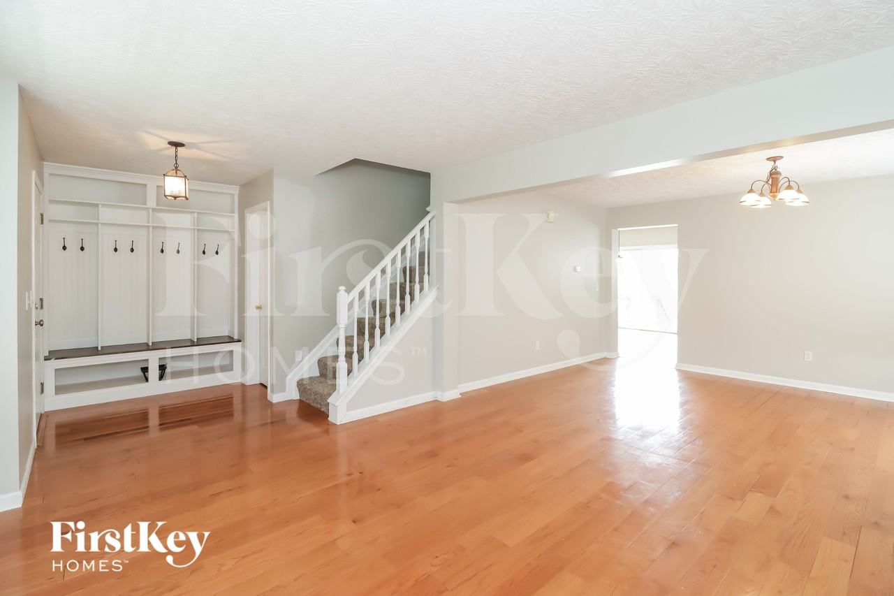 330 Bridle Creek Dr - Photo 5 of 16
