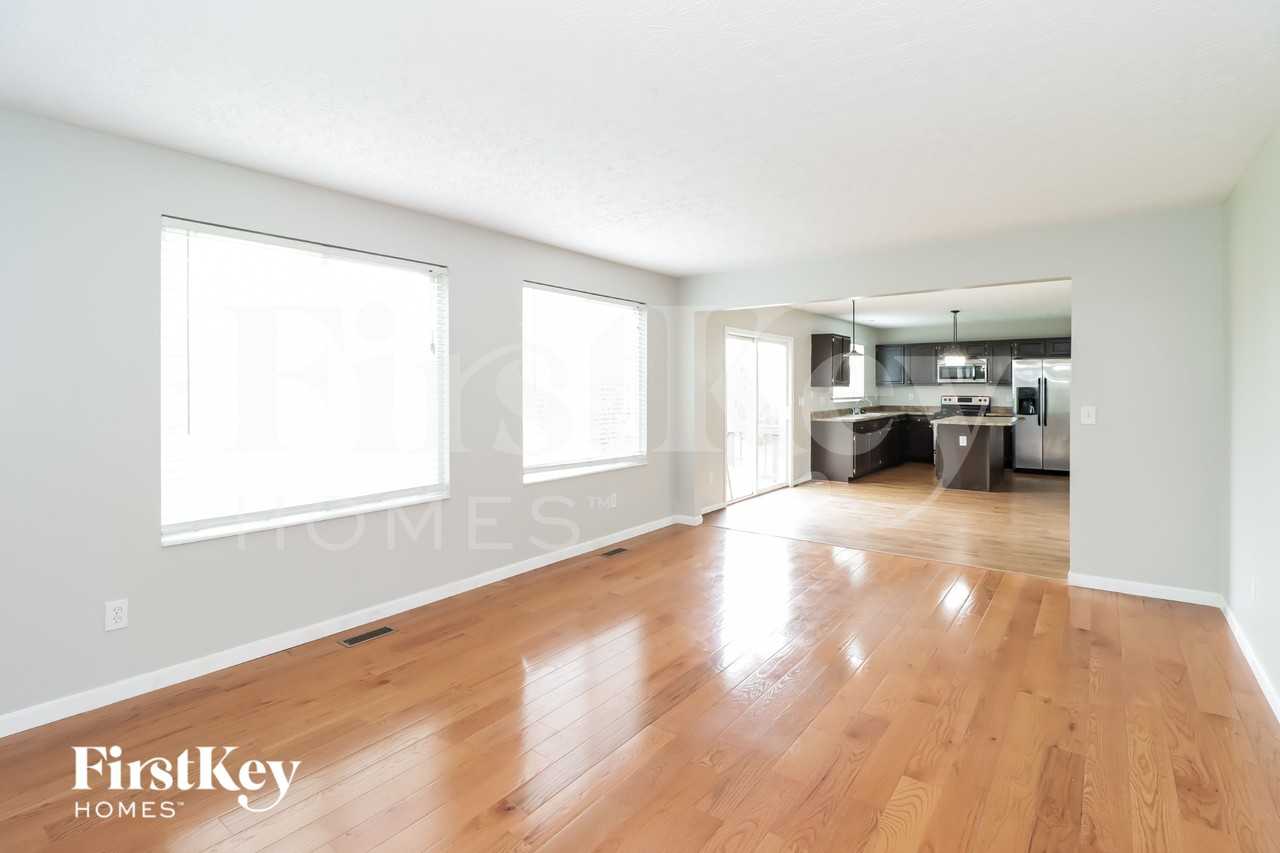 330 Bridle Creek Dr - Photo 6 of 16