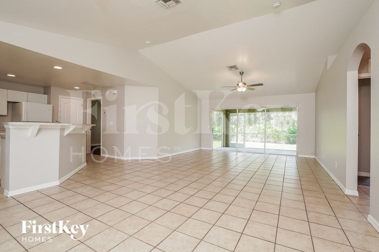2821 45th St W - Photo 2 of 15