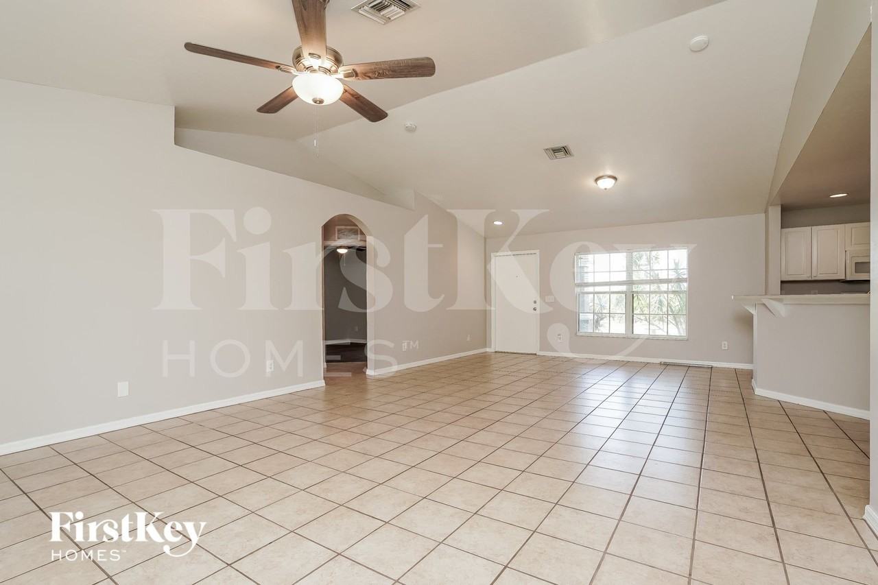 2821 45th St W - Photo 3 of 15