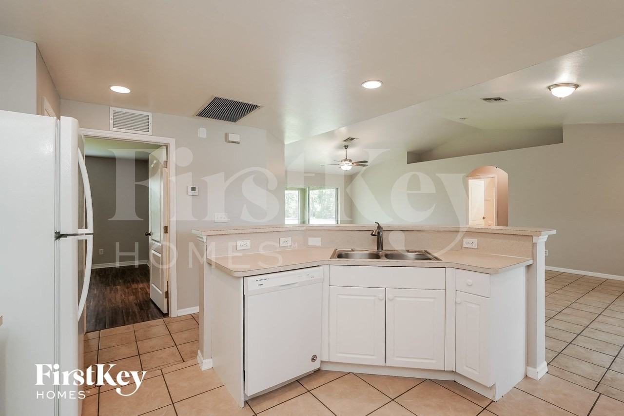 2821 45th St W - Photo 6 of 15