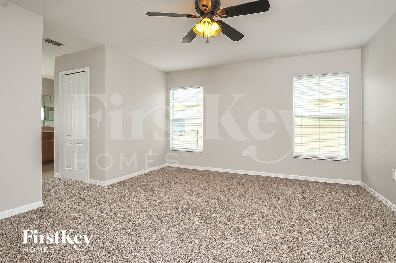 5203 Ashwood Dr - Photo 6 of 16