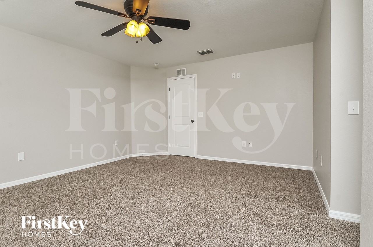 5203 Ashwood Dr - Photo 7 of 16