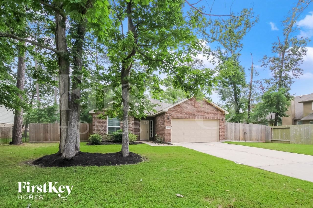 16106 Broadwater Dr - Photo 2 of 15
