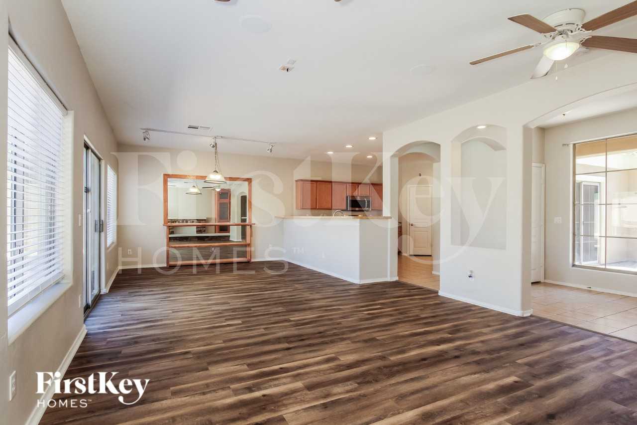 7803 S 5th Dr - Photo 4 of 19