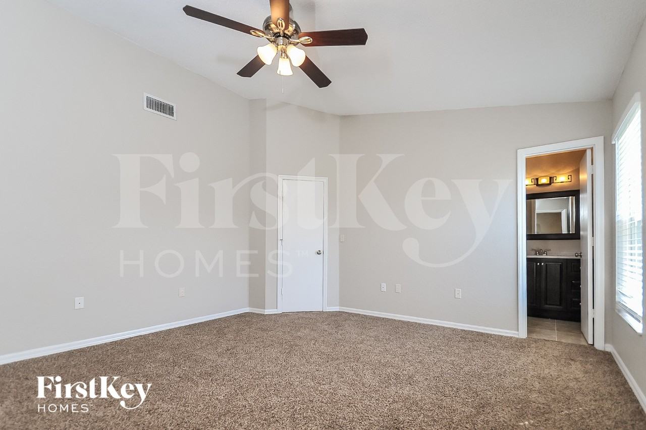 6593 Shepherd Oaks Pass - Photo 7 of 16