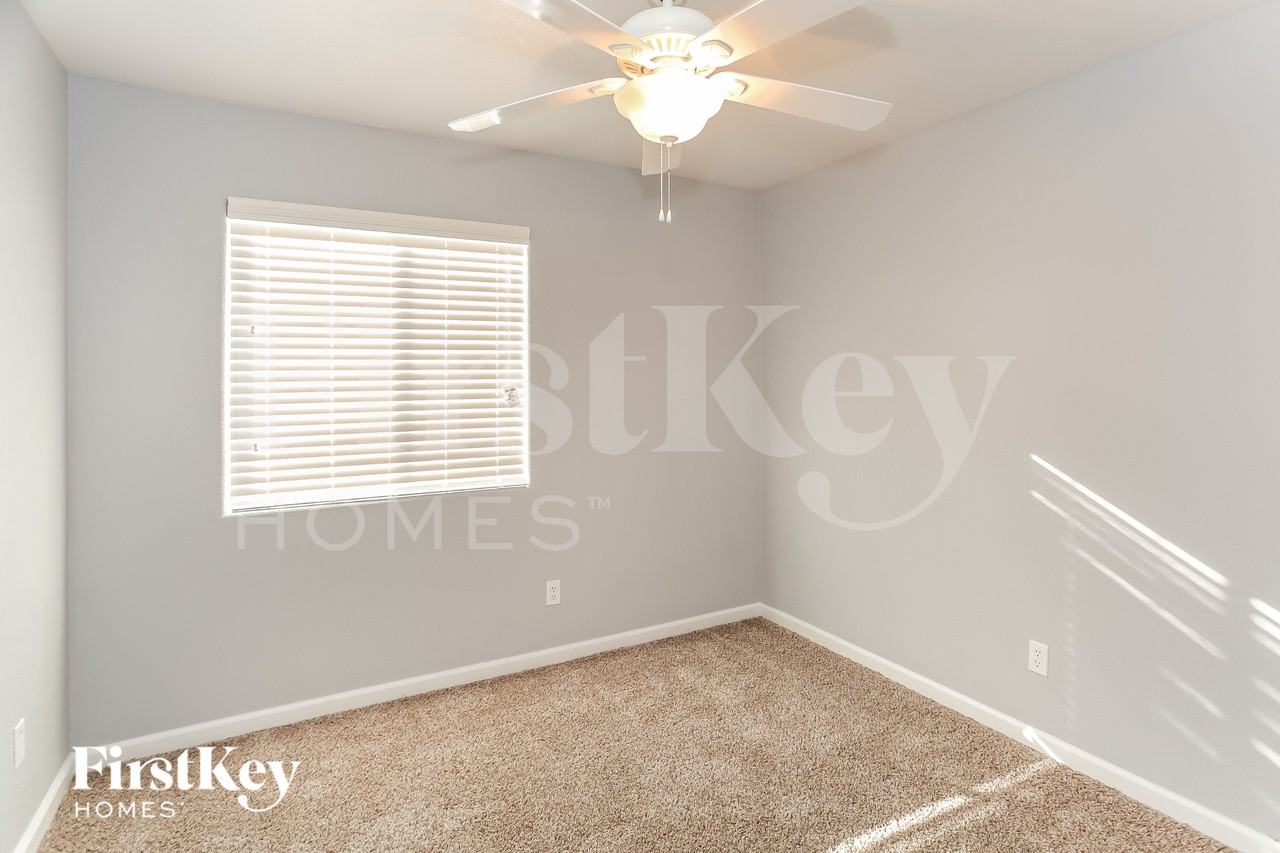 7404 Fencerow St - Photo 2 of 15