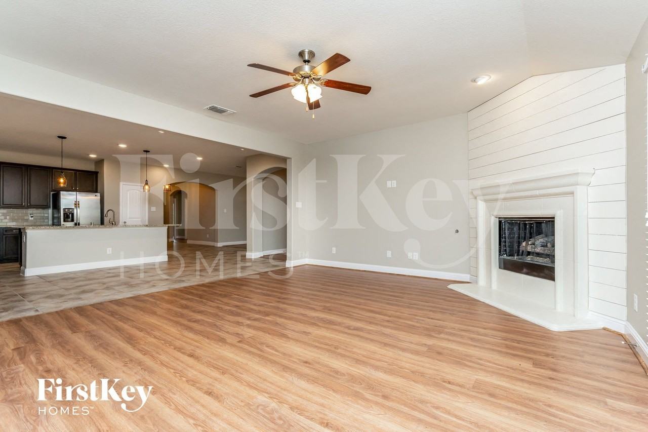 605 England St - Photo 7 of 15