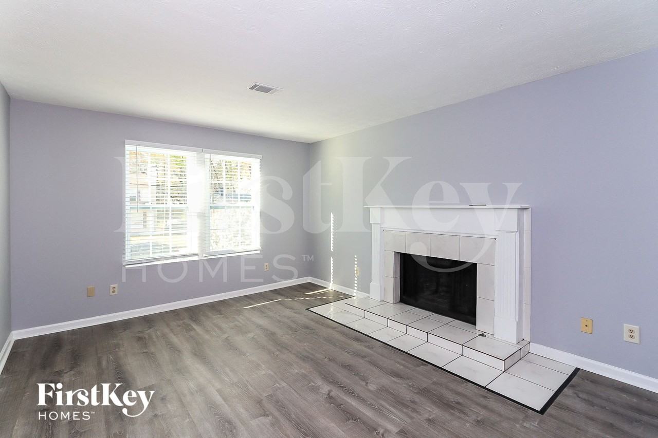 11215 Bramshill Dr - Photo 3 of 15