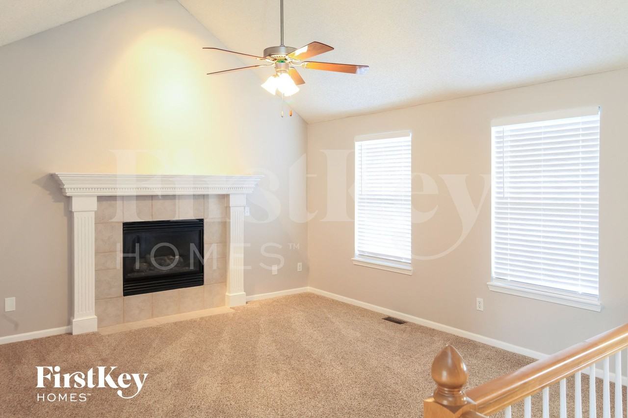 707 Corrington Dr - Photo 2 of 15