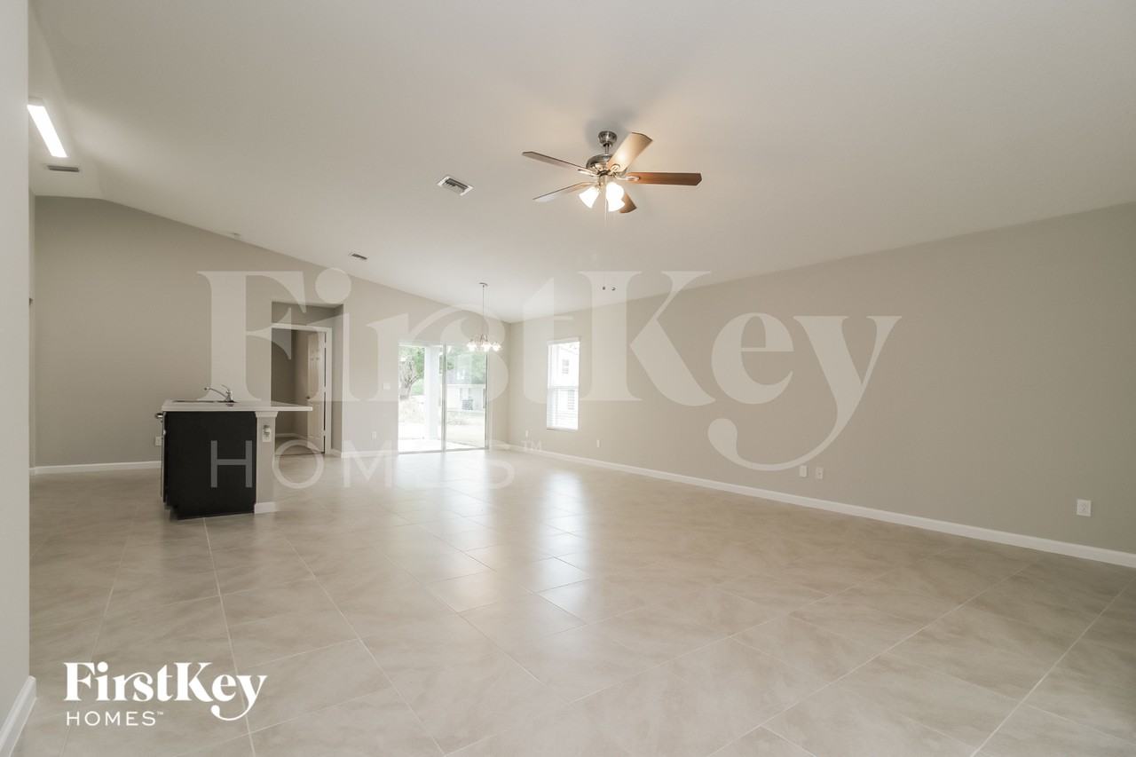 1630 Salazar St Se - Photo 2 of 16