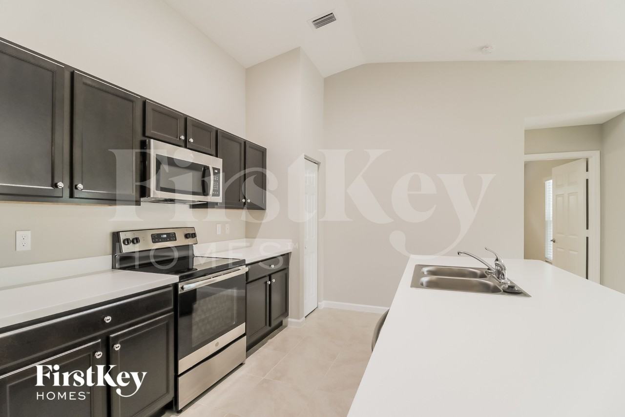 1630 Salazar St Se - Photo 5 of 16