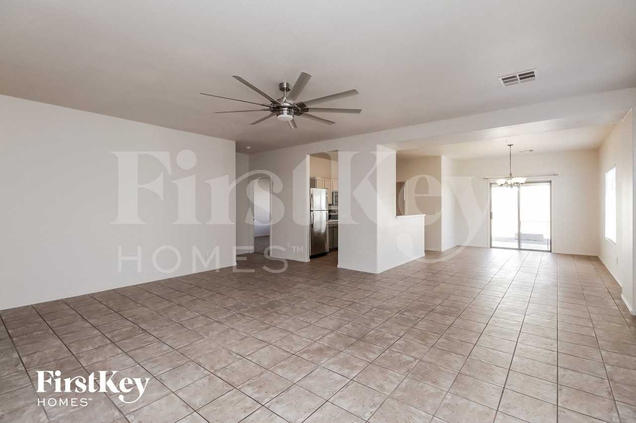 398 E Cheyenne Rd - Photo 3 of 15