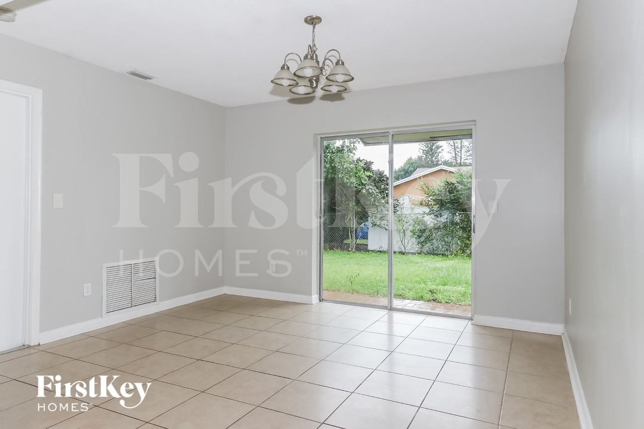 9749 Sandalfoot Blvd - Photo 6 of 16