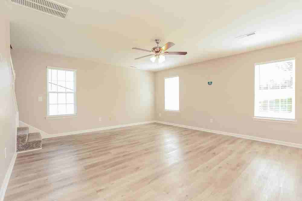 4013 Cadence Dr - Photo 4 of 17
