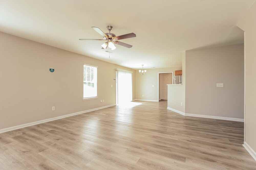 4013 Cadence Dr - Photo 5 of 17