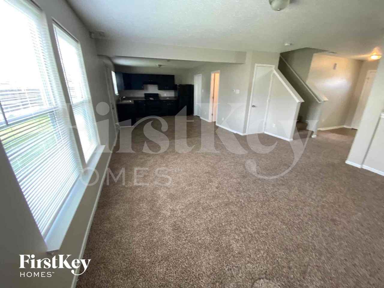 8854 Youngs Creek Ln - Photo 4 of 11