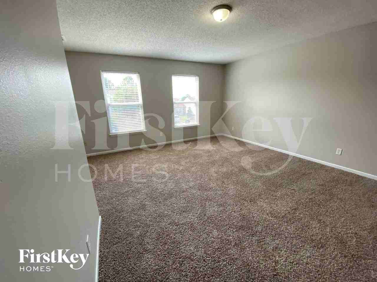 8854 Youngs Creek Ln - Photo 6 of 11