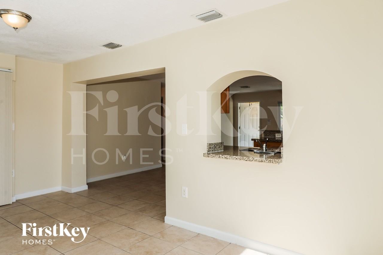 7461 Nw 23rd St - Photo 3 of 16
