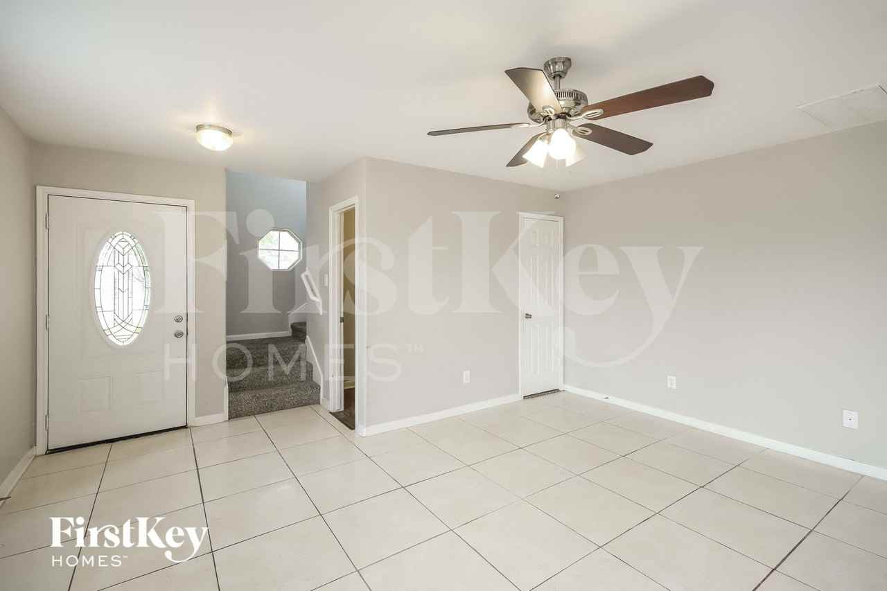 7202 Nettle Springs Ct - Photo 2 of 15