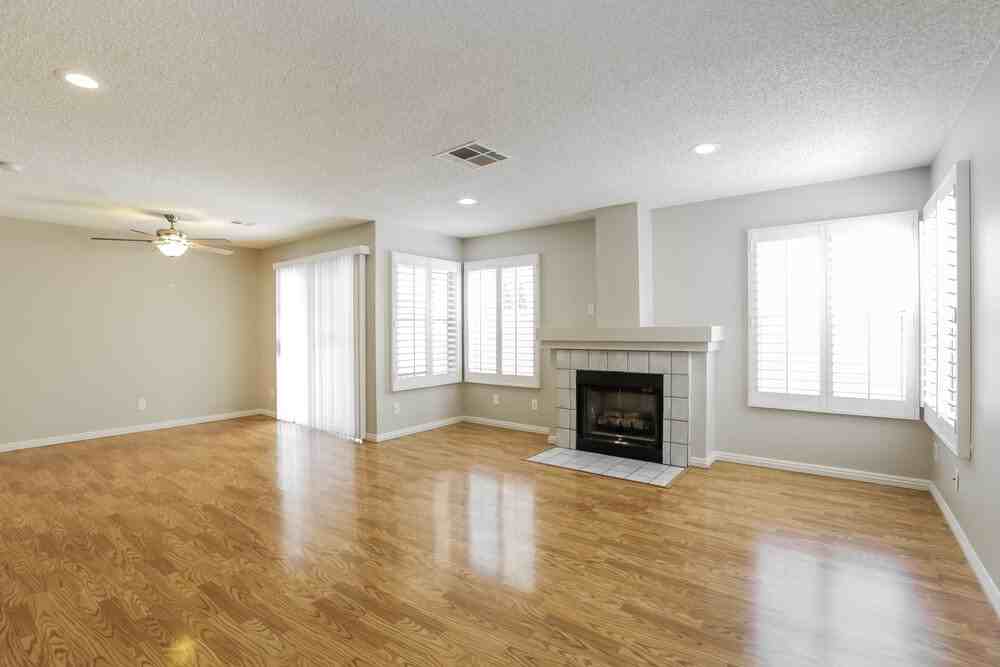 4136 Glenfield Cir - Photo 4 of 17
