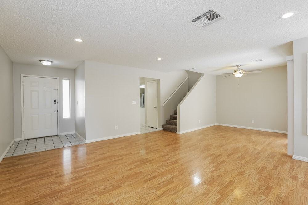 4136 Glenfield Cir - Photo 5 of 17