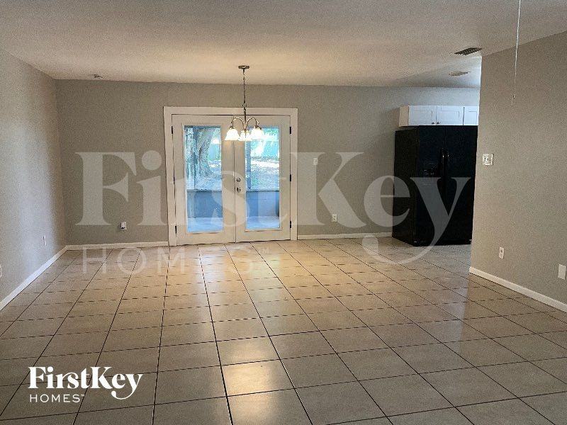 614 Huey St - Photo 2 of 12