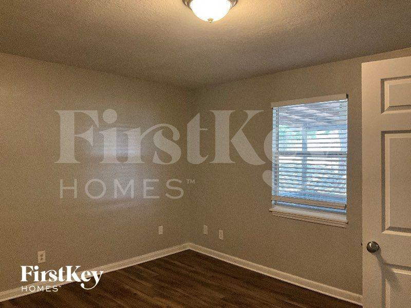 614 Huey St - Photo 5 of 12